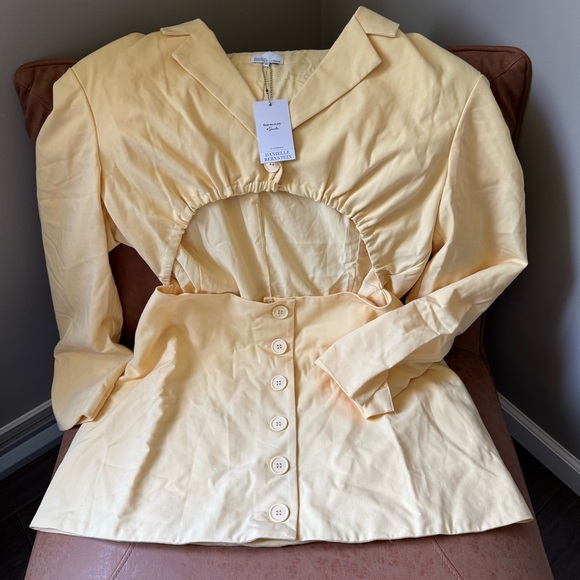 DANIELLE BERNSTEIN BY WEWOREWHAT CUT OUT MINI BLAZER DRESS YELLOW SIZE XL - Picture 3 of 7